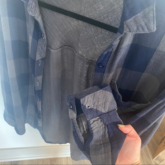 Cloth & Stone Curved Hem Button Down Plaid Shirt - Picture 5 of 5